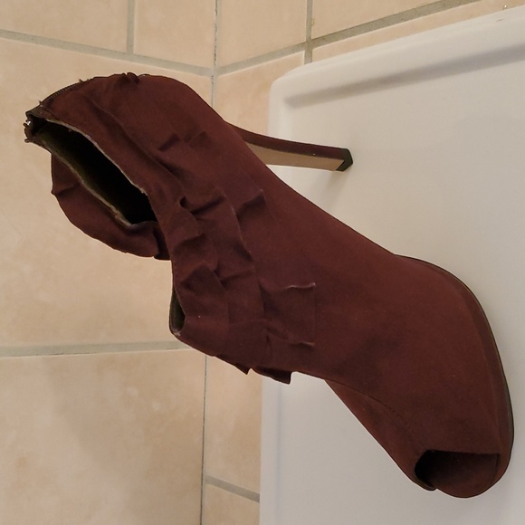 Shiekh Stiletto Heels - Picture 2 of 12